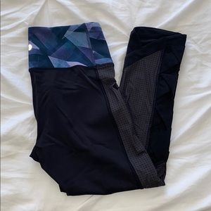 Black Lululemon Luxtreme Crop Leggings